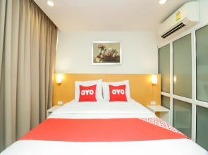 OYO 225 Premier Place Hotel