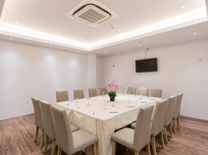 New Square Patong Hotel