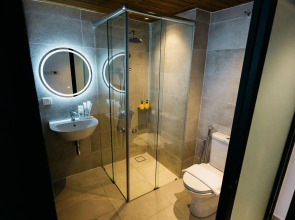 Santa Grand Hotel Central Market