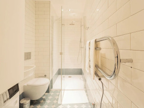 Your Private Harbour Nearby George Clooney