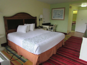 Seralago Hotel & Suites Main Gate East