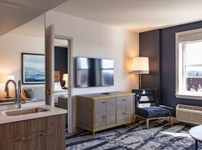 The Yorktowne Hotel, Tapestry Collection by Hilton