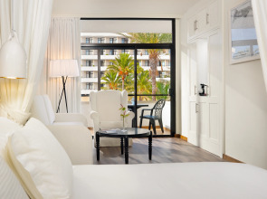 Отель H10 Conquistador