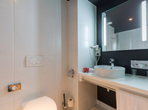 Leonardo Hotel Almere City Center