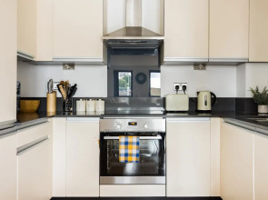 2 Bed Apartment in Shoreditch