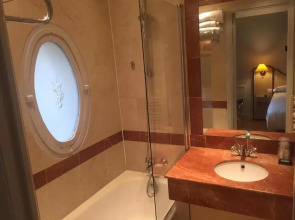 Hôtel Suites Unic Renoir Saint Germain