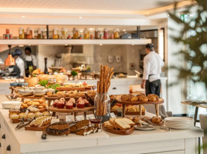 Отель Kwetu Nairobi Curio Collection By Hilton