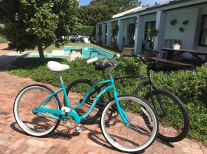 Sixteen Guest House on Main