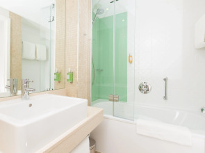 Holiday Inn Manchester-Media City UK by IHG