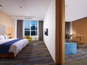 Holiday Inn Express Luoyang City Center by IHG