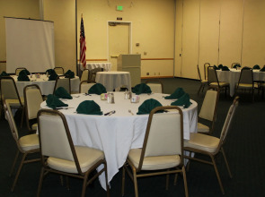 Clarion Inn Near China Lake Naval Station