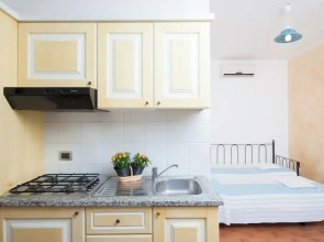 Residence with pool in Campulongu