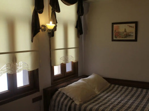 Tom Square Boutique Hotel