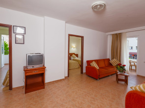 Отель Xeno Eftalia Resort 