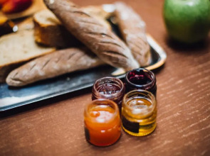 Hotel Marignan Champs - Elysées