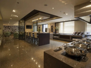 Lee Garden Service Apartment