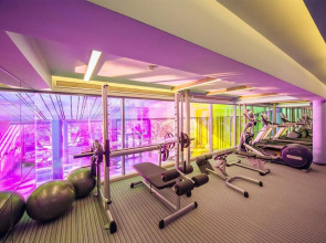 Maestral Resort & Casino