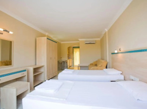 Отель Siesta Beach & Apart