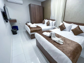 Shadow Pyramids View INN