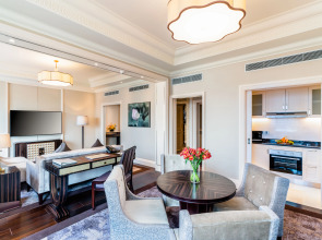 Отель Caravelle Saigon