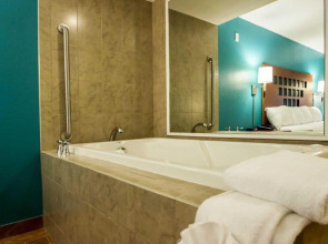 Rodeway Inn & Suites Fort Lauderdale Airport & Cruise Port