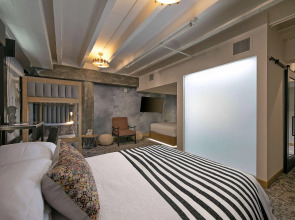 The Wayfarer Downtown LA, Tapestry Collection by Hilton