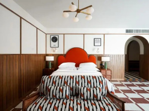 Sugar Marina POP, Kata Beach