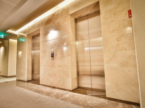 Амери Плаза