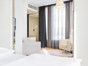 Sound Garden Hotel Airport