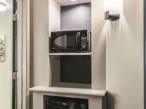 La Quinta Inn & Suites by Wyndham New Orleans Downtown