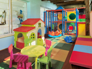 H10 Mediterranean Village