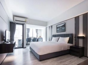 12 The Residence Hotel