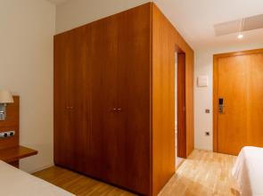 Отель Onix Rambla