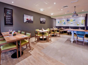 Premier Inn Manchester Airport (M56/J6) Runger Lane North