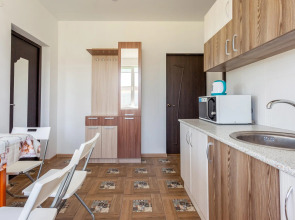 Азов Холидей