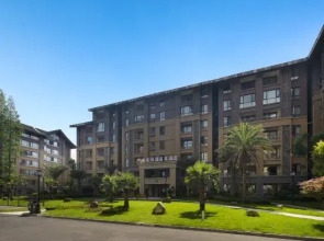 Nanxing holiday hotel (Mount Emei tourist center, Emeishan high-speed railway station)