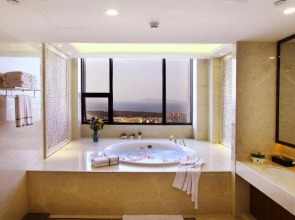 Longyue International Hotel