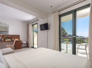 Отель Bomo Tosca Beach