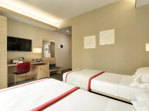 iQ Hotel Roma