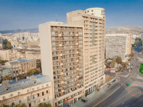 Амери Плаза