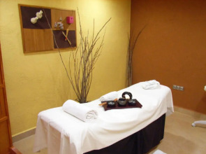 Hotel Deloix Aqua Center