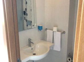 Monna Roza Beach Resort Hotel