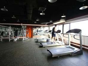 Апартаменты Omni Tower Direct Rooms Sukhumvit Soi 4