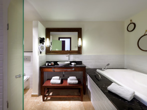 Grand Palladium Lady Hamilton Resort & Spa All Inclusive