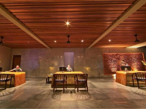 Отель Candi Beach Resort and Spa