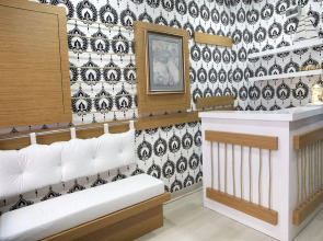 La Pazza Suites Hotel