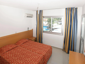 Tsokkos Holiday Hotel Apartments