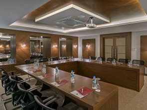 B Business Hotel & Spa