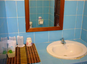 Thaniza Beachfront Resort