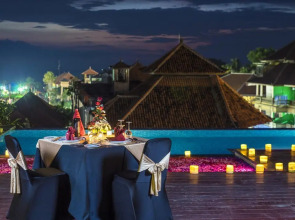 Отель Sevn Legian